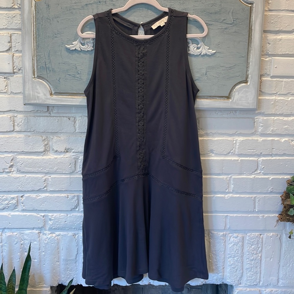 Women’s Loft Sleeveless Grey 20’s Style Dress w/ Lace Detailing, L